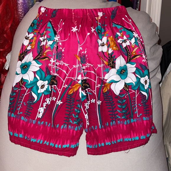 SUPER Cute Fuchsia Floral Top and Shorts - Picture 5 of 5